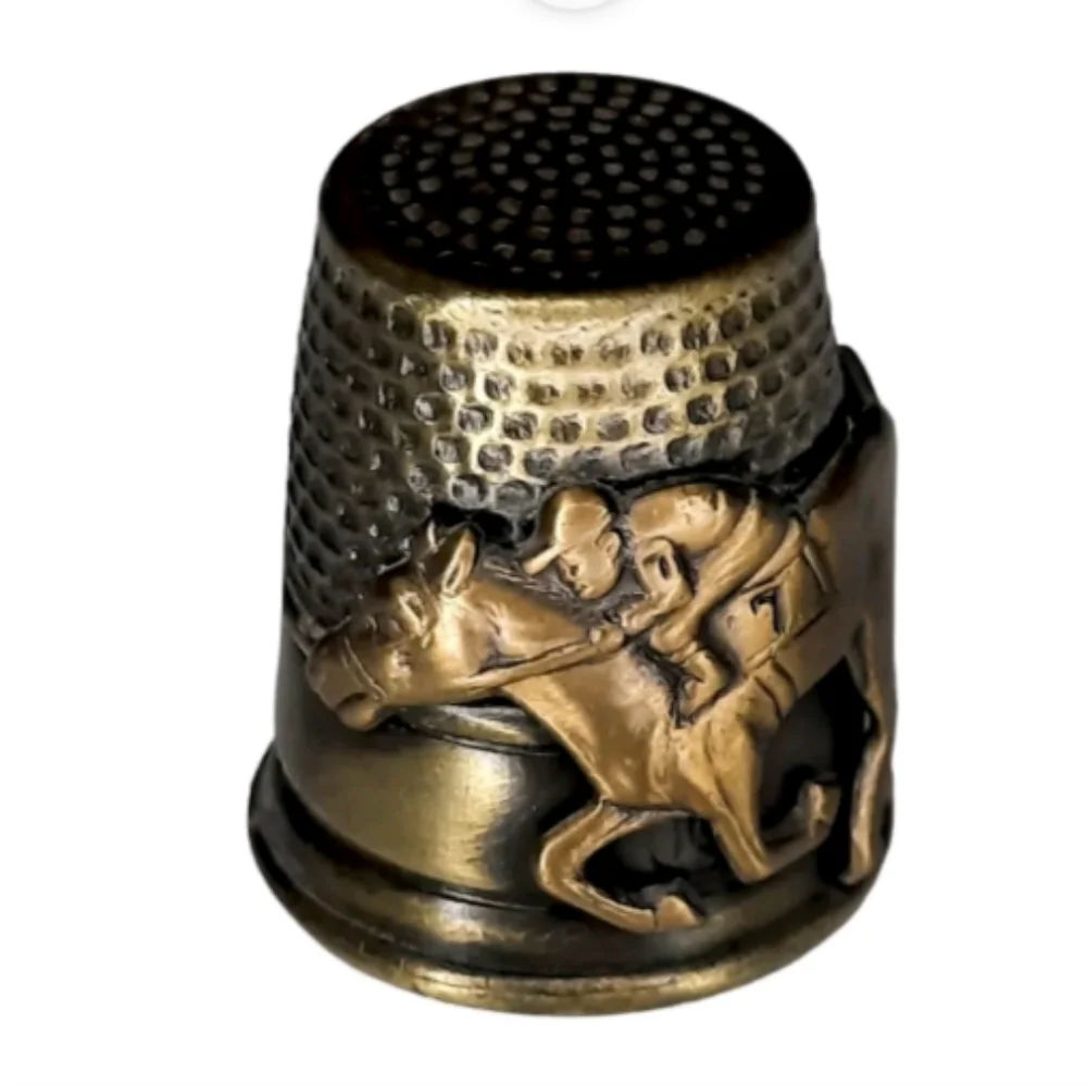 Vintage Lucky number 7 ,Jockey Thimble w case - Picture 1 of 4